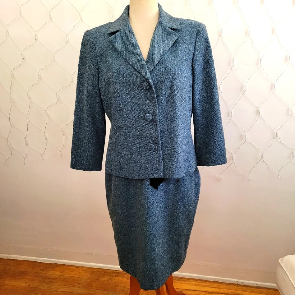 Laundry By Shelli Segal 2 Pc Dress Suit / Size 10